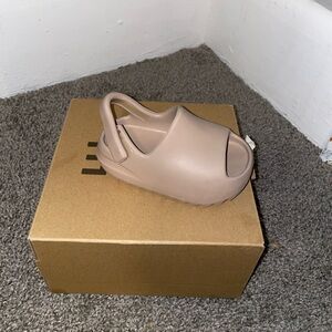 Toddler Yeezy Slides